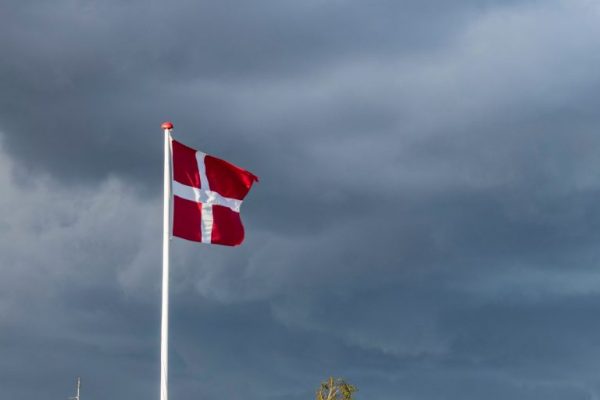 flag i flagstang svajer